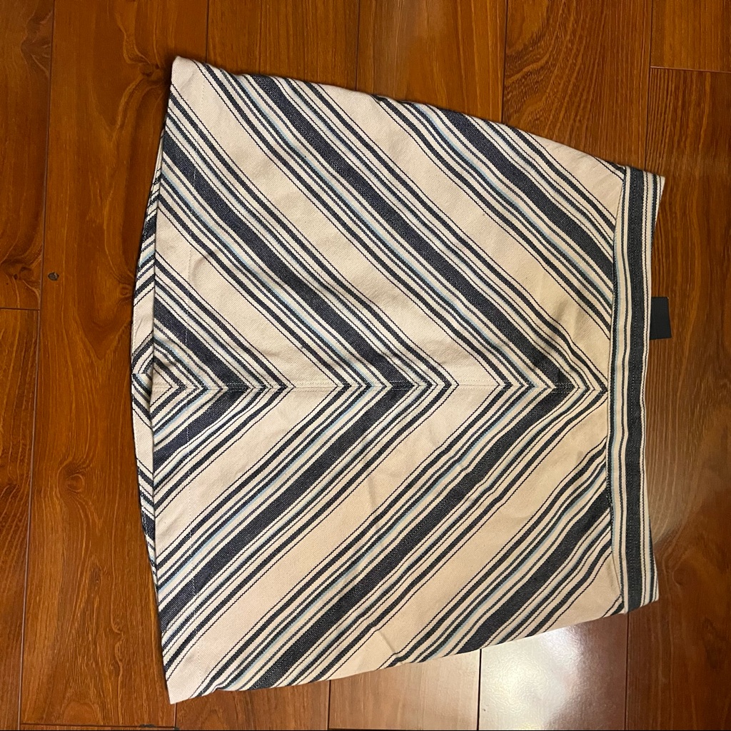 Nwt Hollister Skirt Juniors Size 3 Beige Chevron Print Mini Short Zip Closure